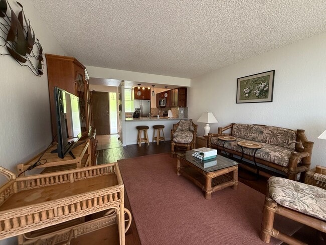 Building Photo - Makaha Valley Towers Fully Furnished. 1 Bedroom/1 Bath