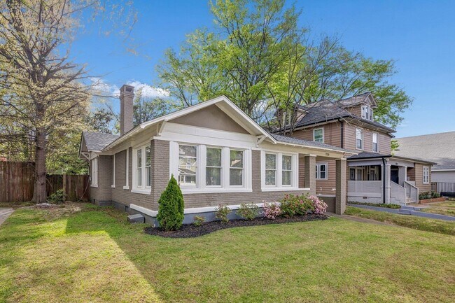 Building Photo - 230 Garland St