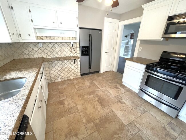 Building Photo - 175 NJ-35