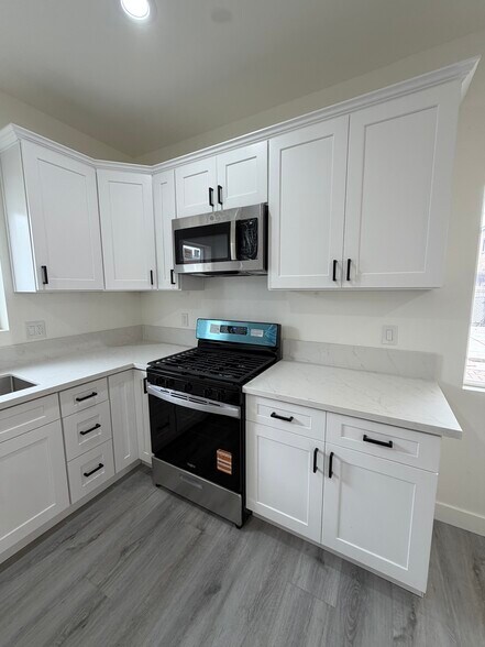 Building Photo - 3685 44th St