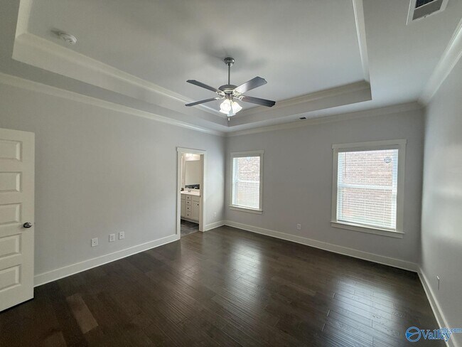Building Photo - 22 Desert Oak Ct SW