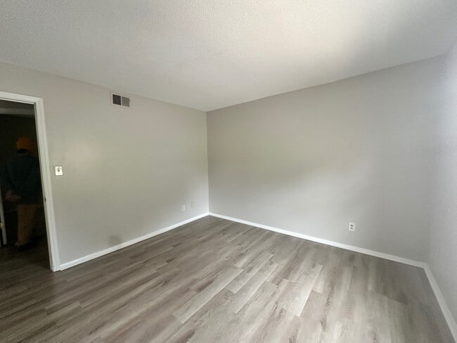 Building Photo - 1462 Sherwood Dr