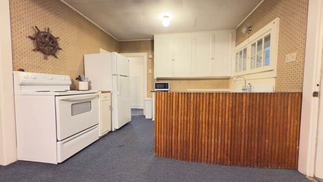 Building Photo - Two Bedroom Home on Waterfront - Furnished...