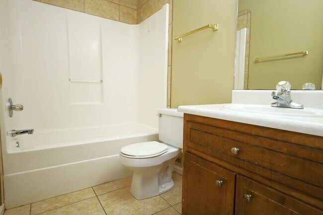 Building Photo - 6104 Vinnie Dr