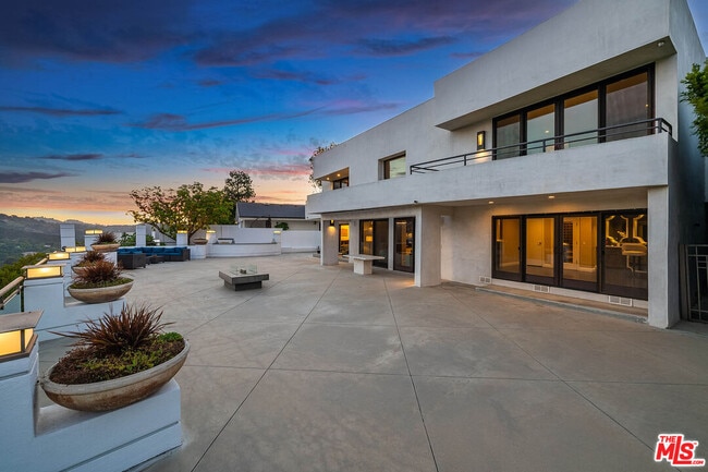 Building Photo - 11470 Dona Evita Dr