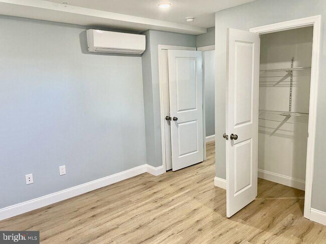 Building Photo - 1701 Point Breeze Ave