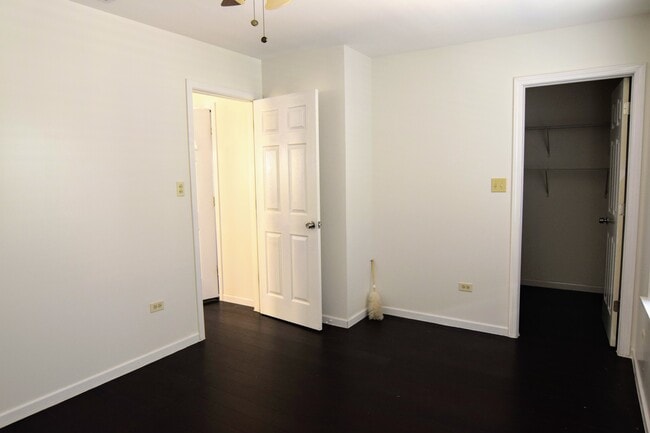 BEDROOM #2 WITH WALK-IN CLOSET - 1828 N Bissell St