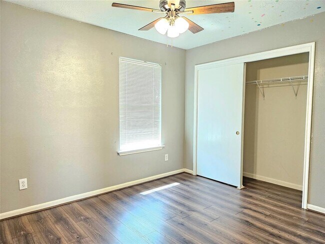 Building Photo - 18930 Larkspur Hills Dr