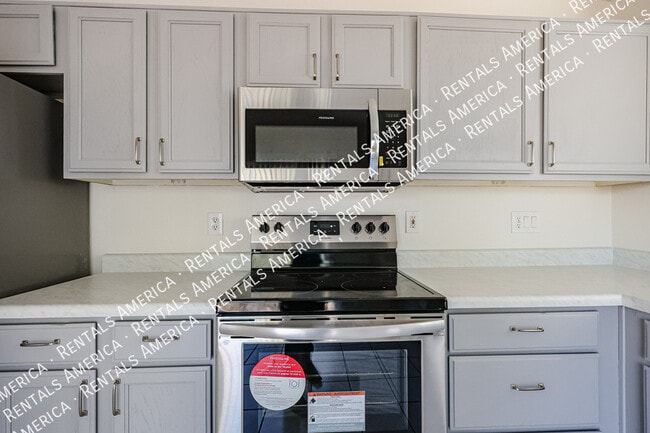 Building Photo - 4138 W Charter Oak Rd