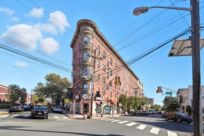Building Photo - 314 Paterson Plank Rd