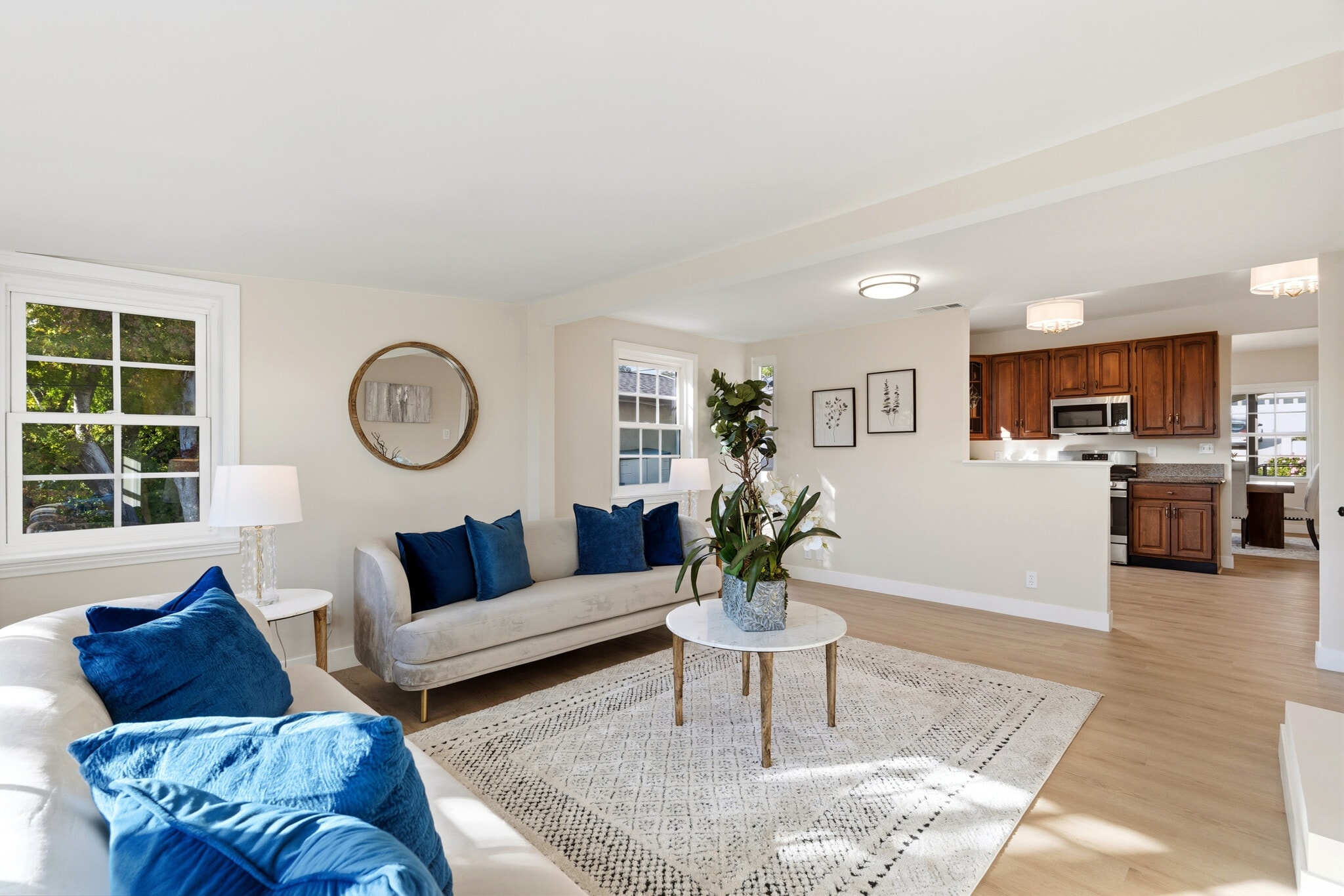 Family Room - 274 W Laurel Ave