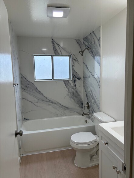 Building Photo - 1701 Carver Ct