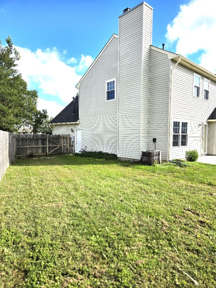 Building Photo - 3028 Vance Way