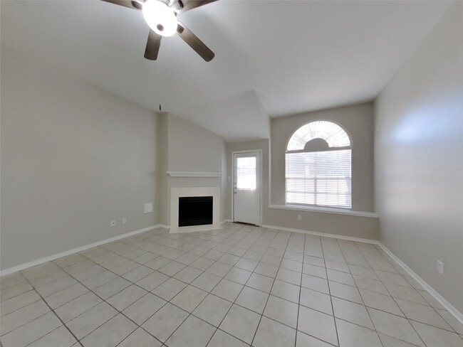 Building Photo - 18707 Singing Woods Dr