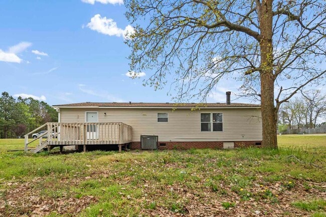 Building Photo - 3 Bed 2 Bath Home Close to Fort Bragg