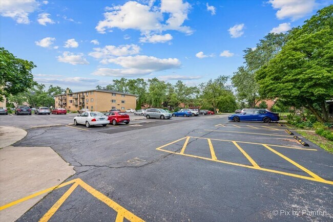Building Photo - 1220 S Lorraine Rd