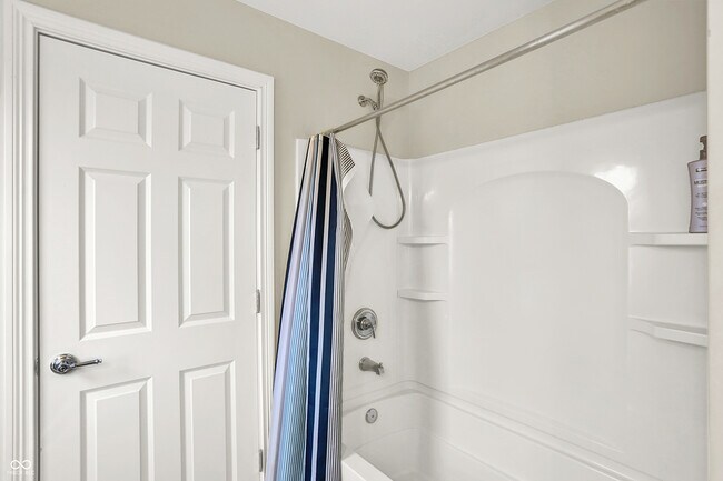 Building Photo - 13720 Akers Dr