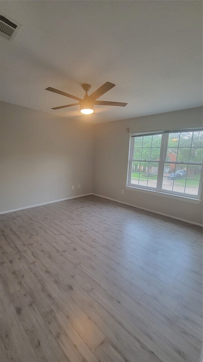 Building Photo - 16911 Elmwood Glen Ct