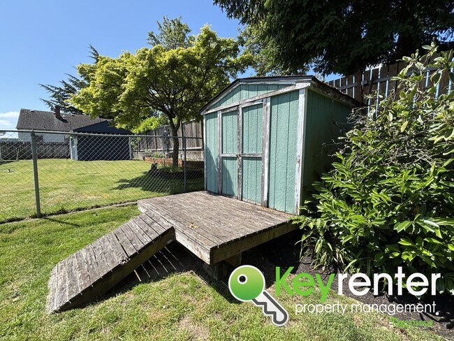 Building Photo - Charming Clinker Brick Rambler in the Hear...