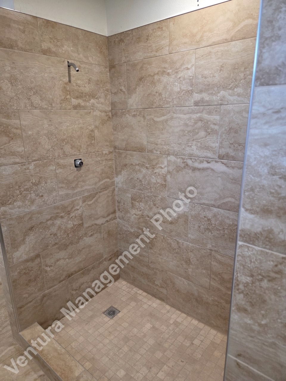 Building Photo - 2333 Lawnview Ct