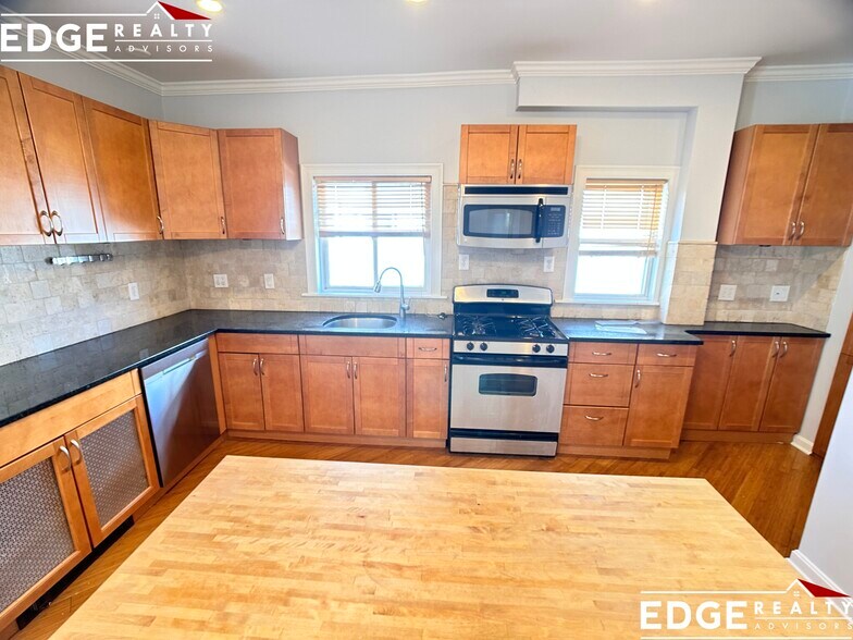 Building Photo - 19 Newcastle Rd