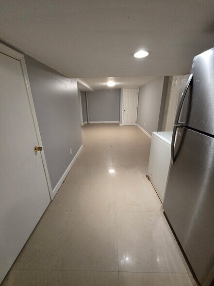 Building Photo - 2297 Glendale Dr