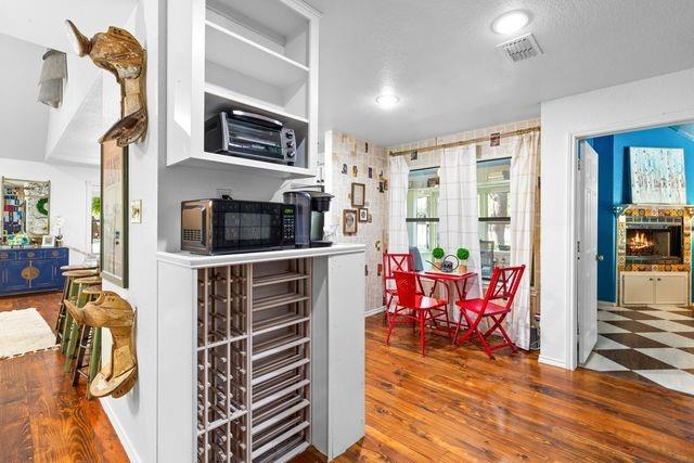 Building Photo - 501 Mulberry St