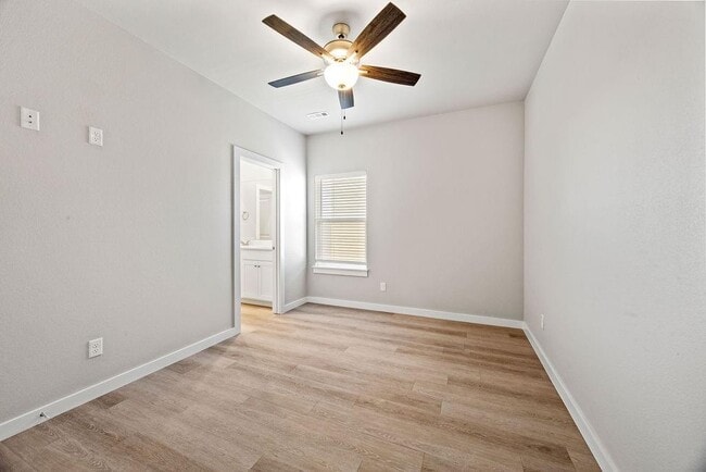 Building Photo - 1801 SW Poigai Wy