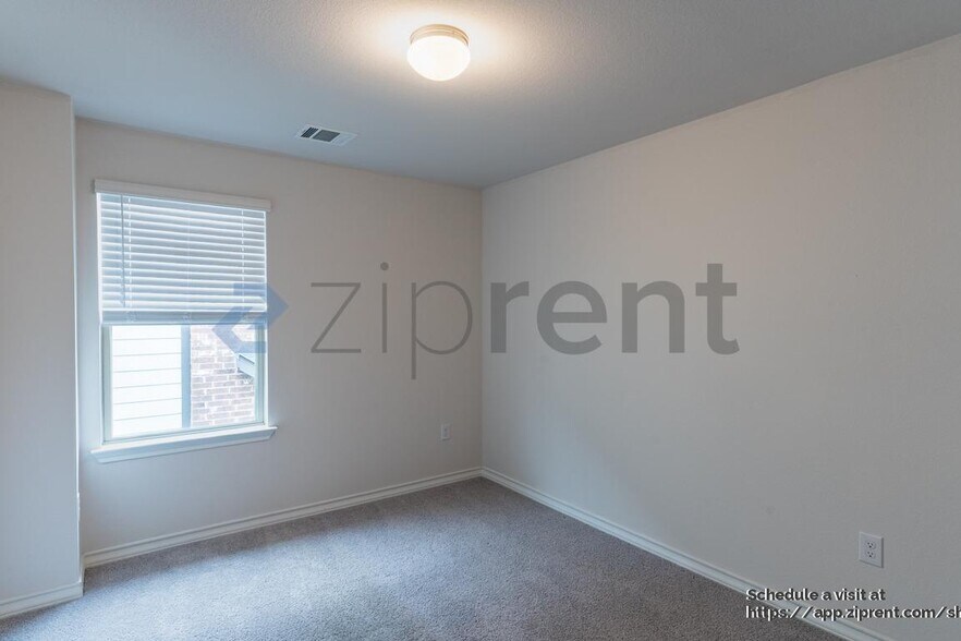 Building Photo - 7603 Elk Grove Path