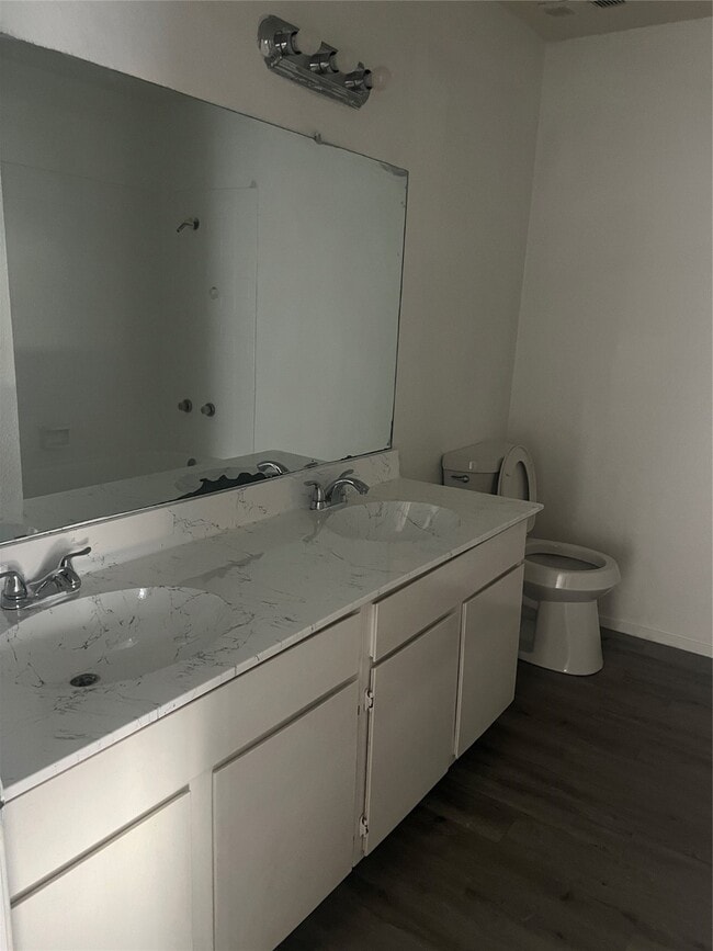 Building Photo - 3303 W Greenridge Dr