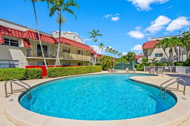 Building Photo - 8650 SW 67th Ave