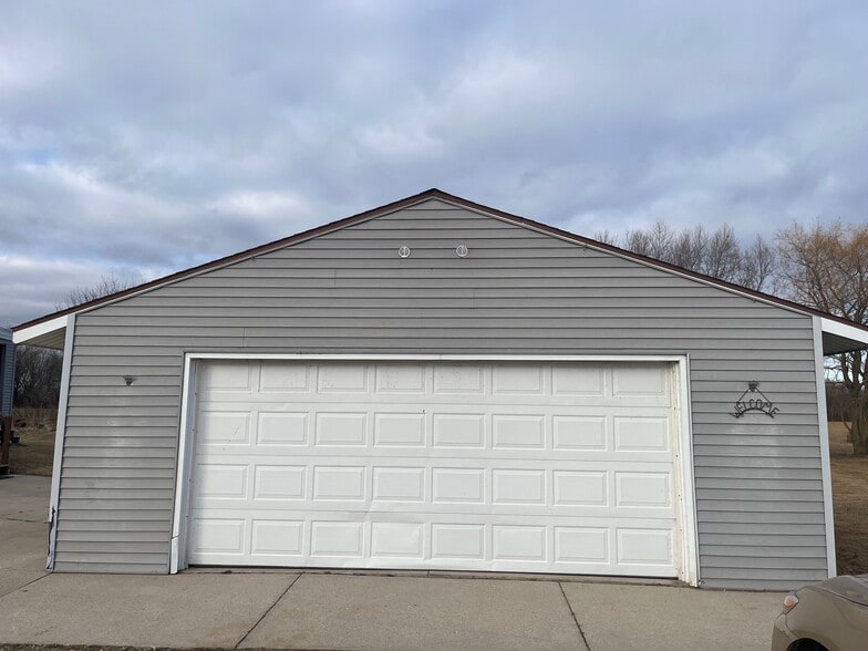 Front of two car garage - 3802 Clover Rd