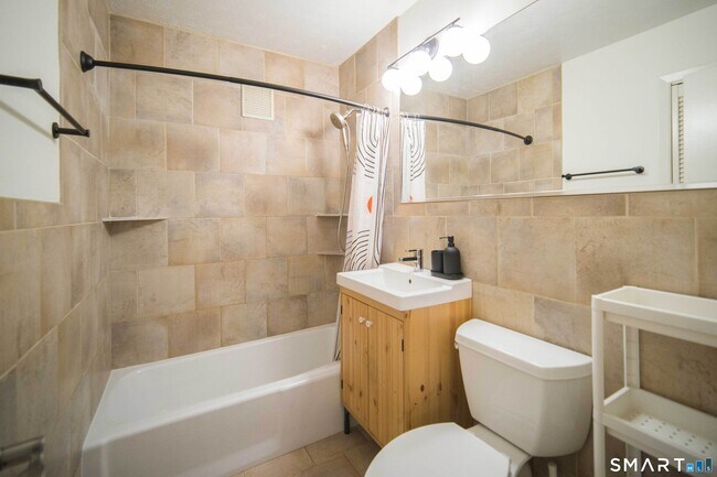 Building Photo - 120 Wooster St