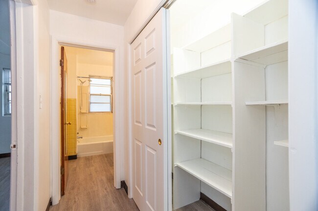 Building Photo - 136 Ann St