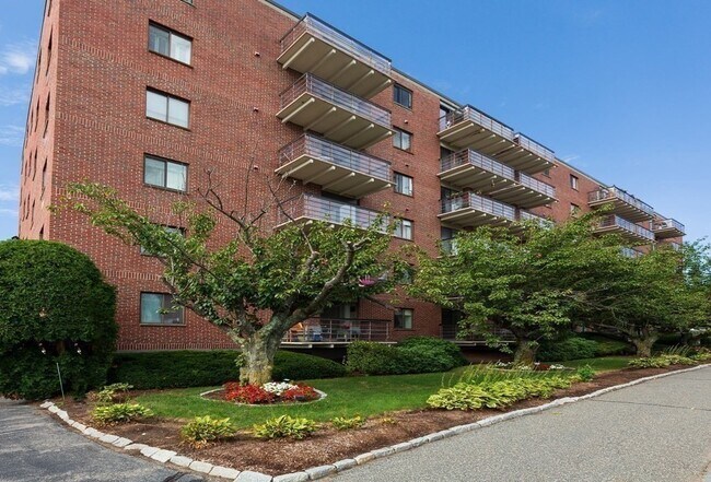 Building Photo - 46 Cochituate Rd