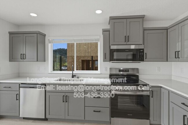 Building Photo - 828 S 19th St