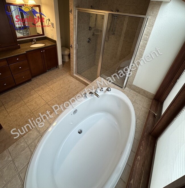 Building Photo - 4-Bedroom Retreat with 3.5 Baths in Billings – 4,378 Sq. Ft. of Comfort on Rimrock Road!