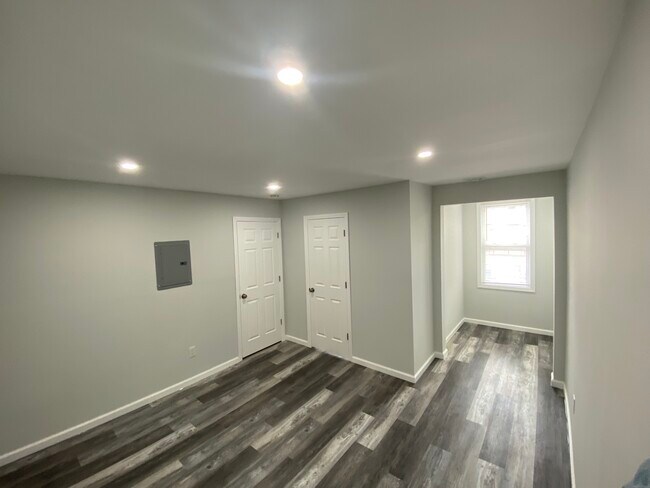 Living room - 156 President St