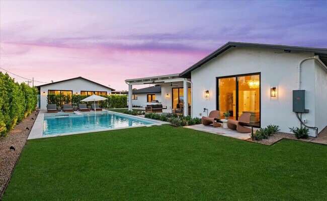 Building Photo - 3631 N 54th Ct