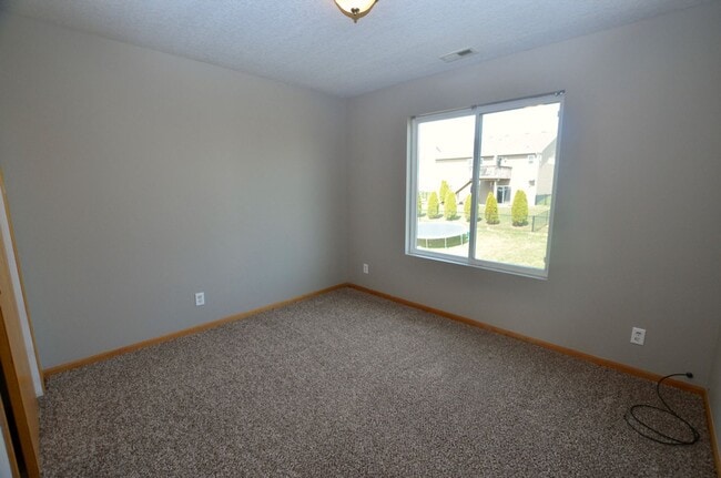Building Photo - Desirable Brook Run Village Home!