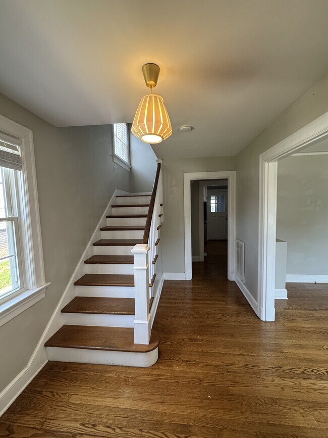 Building Photo - 310 Yeardley Ave