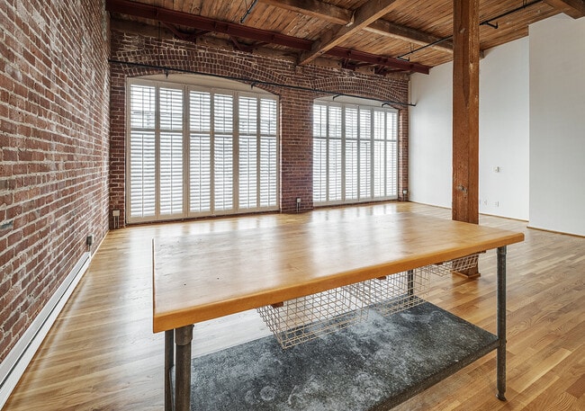 Building Photo - 355 Bryant St