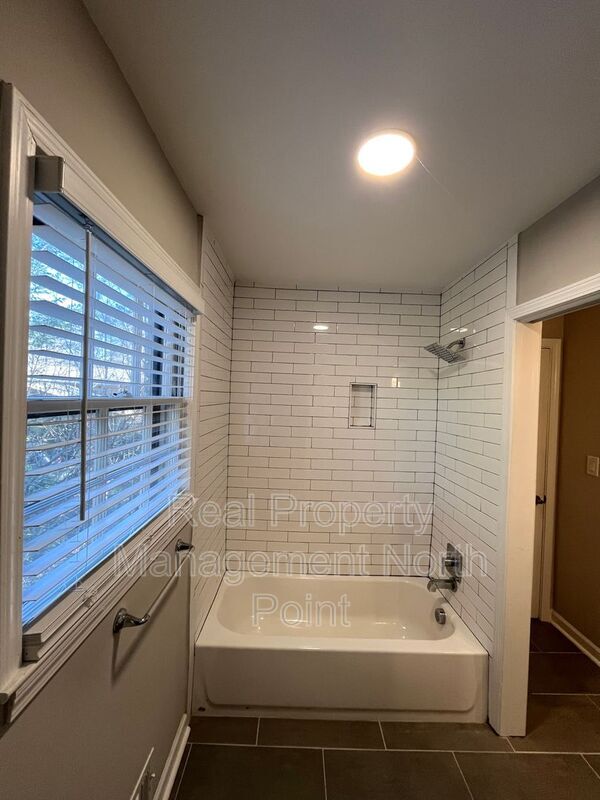 Building Photo - 3434 Palace Ct