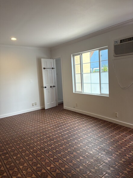 Building Photo - 8028 Blackburn Ave