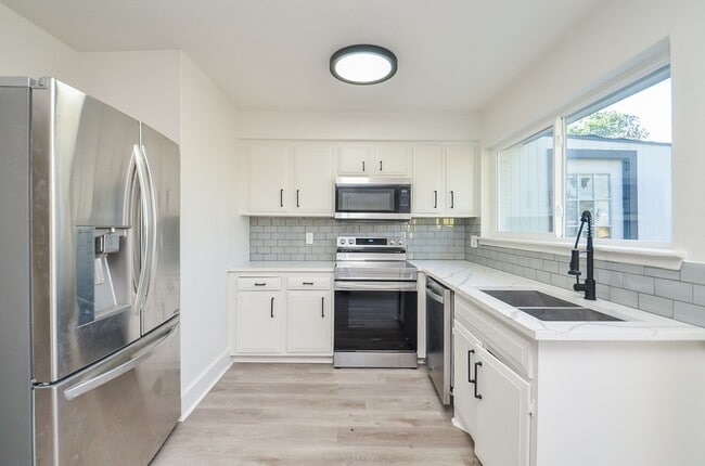 Building Photo - 4434 McCleester Dr