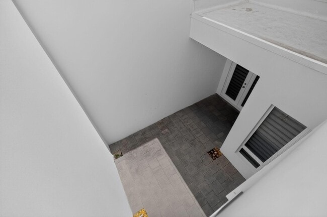 Building Photo - 6461 NW 103rd Psge