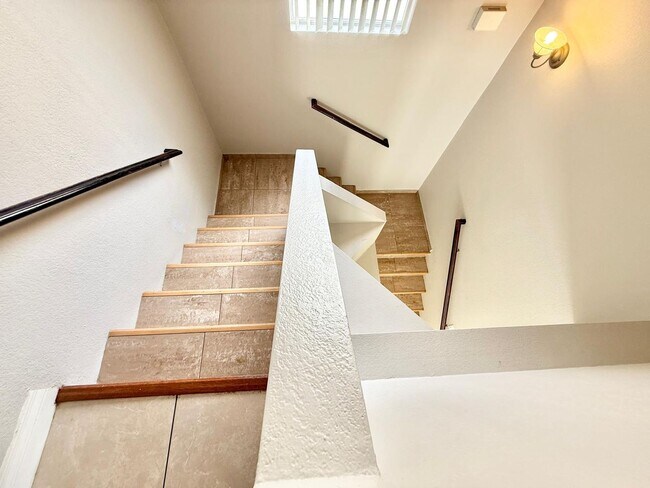 Building Photo - Amazing Peccole Ranch Home 4 beds & Pool