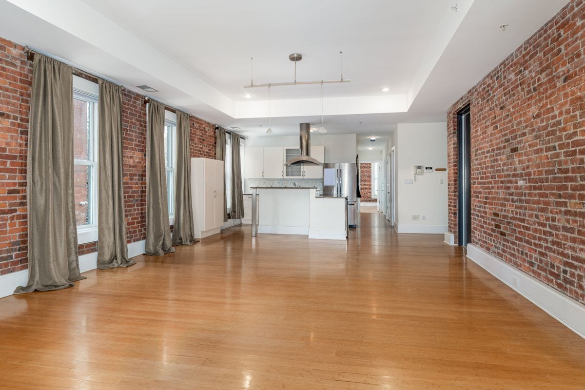 Building Photo - 116 Crown St