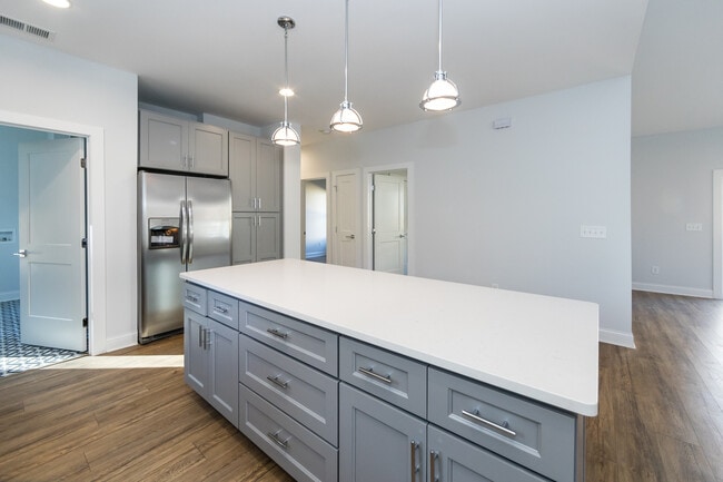 Building Photo - 805 Rodey Ave