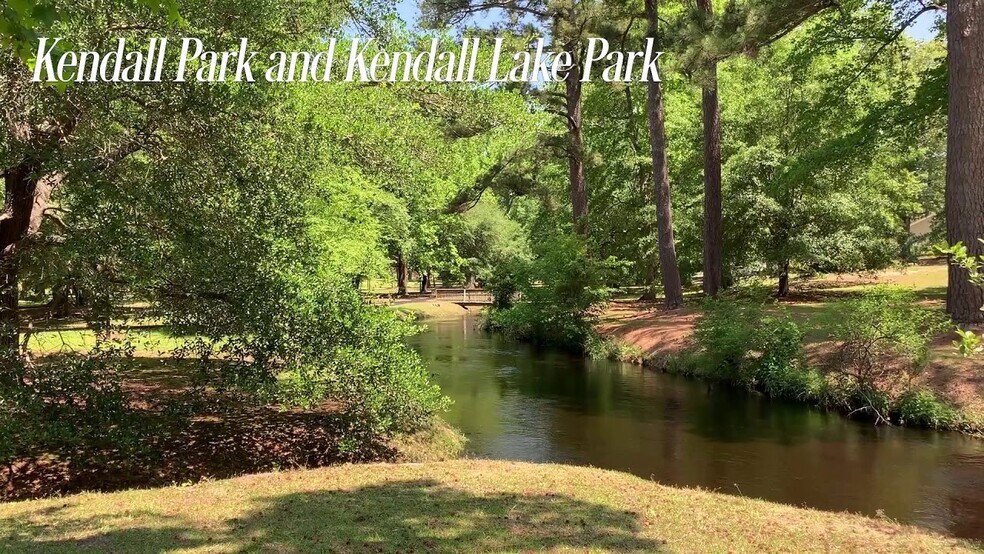 Building Photo - 1217 Lakeshore Dr